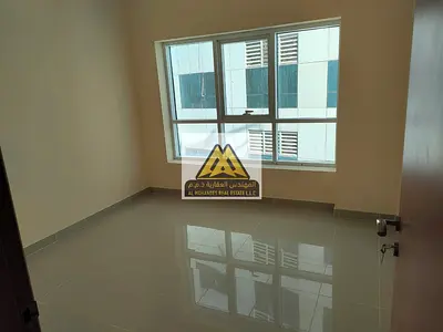 تتميز بمساحة واسعة وتقسيم عملي داخل برج سكني مميز، في موقع حيوي مناسب للعائلات وقريب من جميع الخدمات.