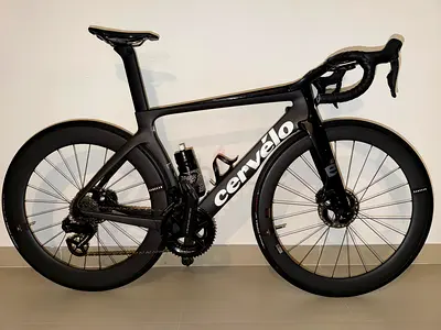 Garmin Edge bike computer mounted on road bike handlebars