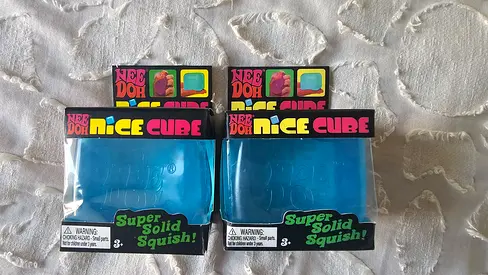 🧊 2 NeeDoh Nice Cube - Squeeze Squishy