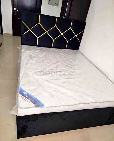 Modern Black Velvet Bed with Gold Geometric Pattern Headboard and Mattress