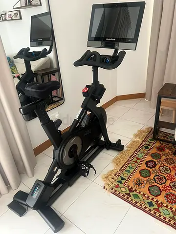 NordicTrack S22i commercial studio trainer