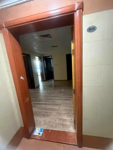 🏡 للإيجار في الشارقة – المجاز3 ✨ إطلاله مباشرة علي بحيرة القصباء 🔹 3غرفة وصالة 🔹 مساحة ممتازة 🔹 تصميم عصري وأنيق 🔹3 حمام   🔹 تكييف مركزي 🔹غرفة