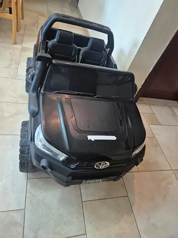 Toyota Hilux Rugged X Kids Electric Ride-On Car