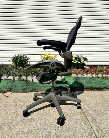 For selling Herman Miller Areon chair size B and C full loaded