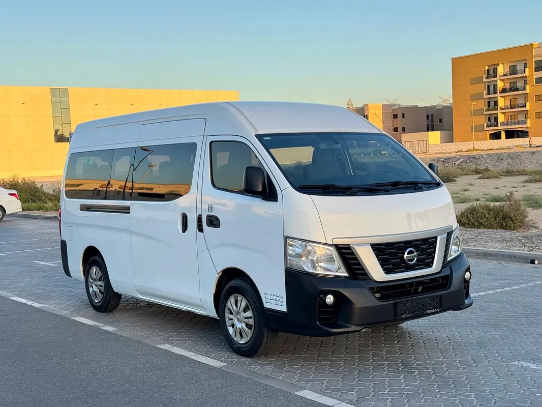 Nissan Urvan 2019 — photo 1 of 16