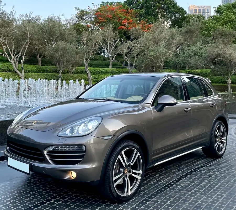 Porsche Cayenne 2013 — photo 1 of 20