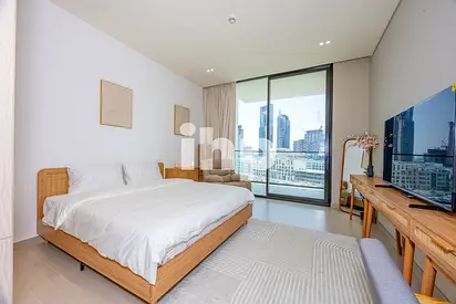 Cozy Studio | Huge Balcony | Prime Location | Vacant