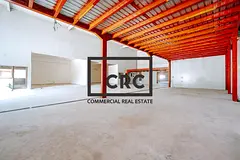 Spacious Retail / Showroom with build offices