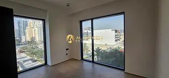Stunning 2 B/R | Spacious | Ready to Move