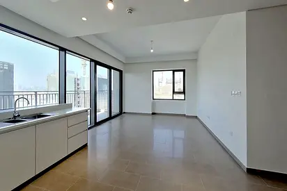 Spacious 2 Beds| Unfurnished| Vacant from August 6