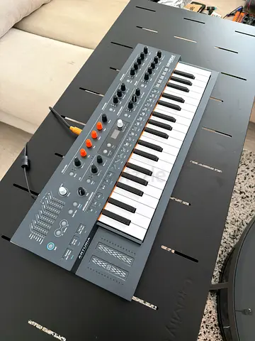 MiniFreak Synthesizer/ Vocoder - Compact 37-key - excellent condition