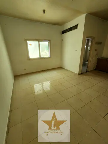 العنوان: لقطة للعزاب والموظفين! استوديو واسع بمطبخ مستقل للإيجار في ميسلون 🏠✨ نص الإعلان: فرصة رائعة ومريحة للسكن في منطقة ميسلون الحيوية والقريبة من