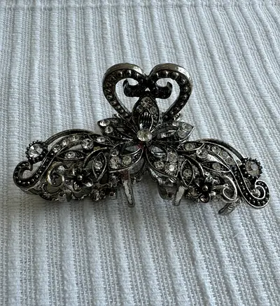 Silver crystal decorative hair claw clip - vintage style