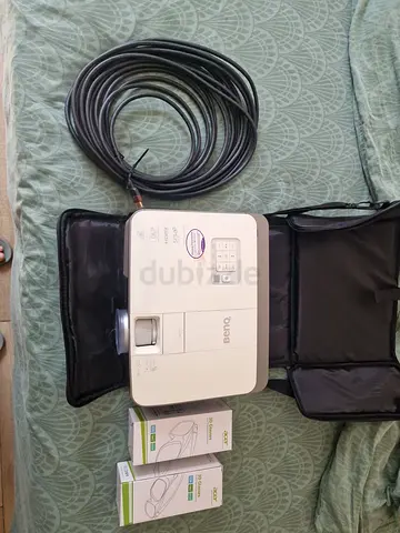 BenQ W1500 Projector + 3D glasses, wireless, 6 segment color wheel