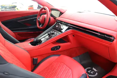 2024 Aston Martin DB12 照片 16
