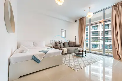 Studio Steps from JBR Beach and Marina Walk, Conveniently located near Ain Dubai, Dec Towers T2, Dubai Marina