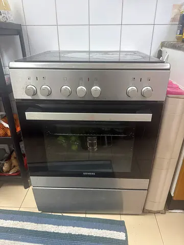 Siemens freestanding electric cooker with oven - good condition