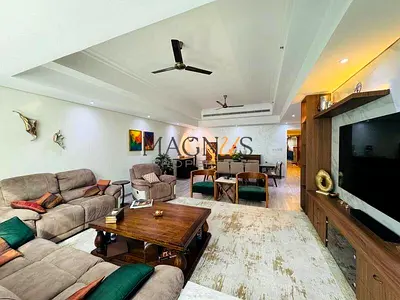VASTU COMPLIANT | UPGRADED | LAKE VIEW | RENTED