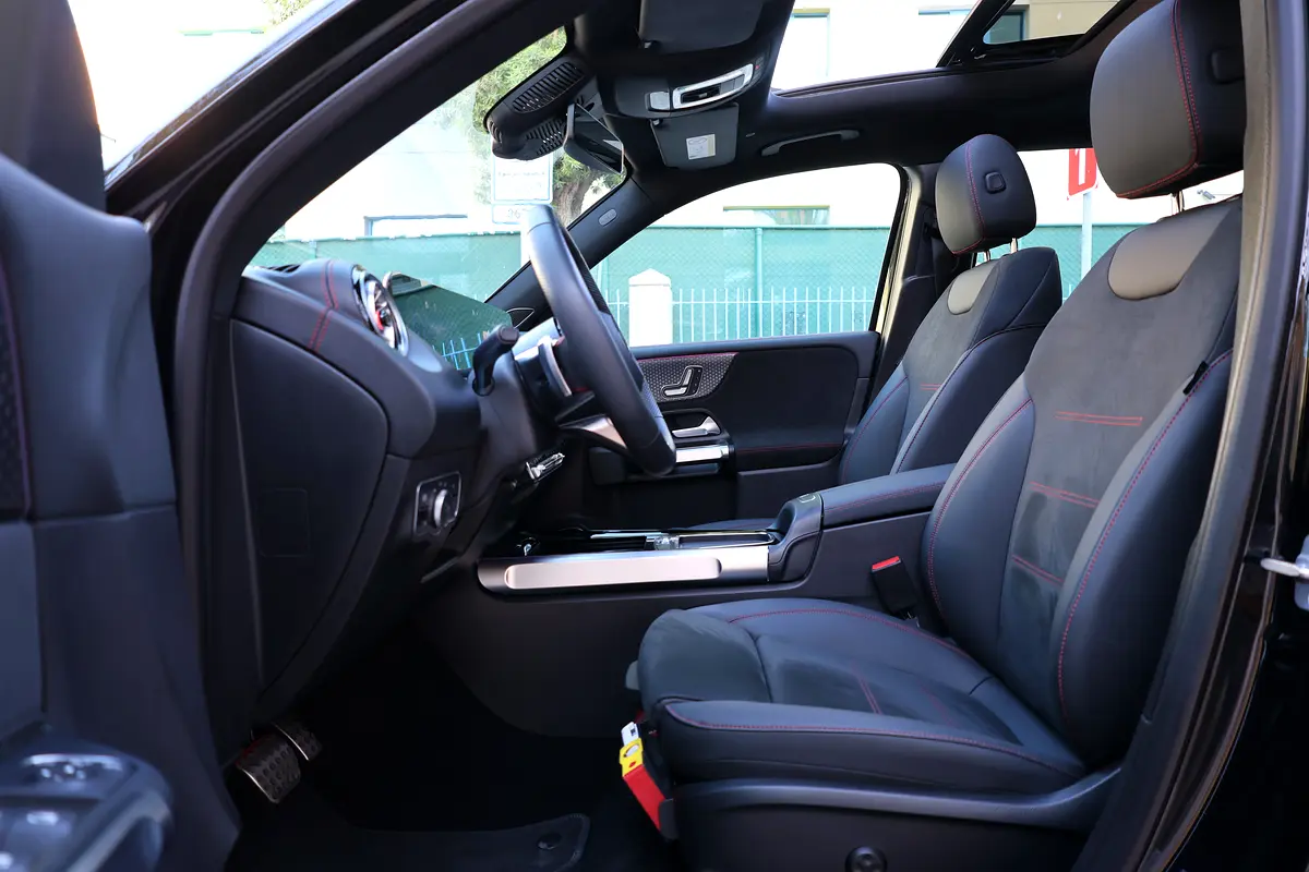 Mercedes-Benz EQB 2025