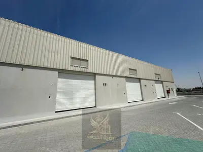 مستودع تجاري للايجار | مساحه 3000 قدم | يصلح للانشطه التجاريه | موقع مميز | بالشارقه الصجعه