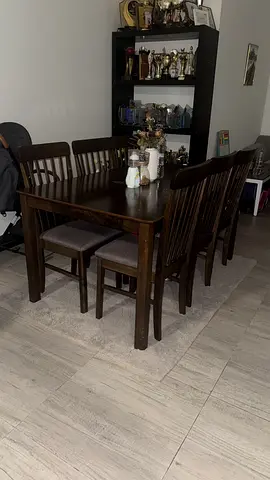 Dining table and Chairs for sale