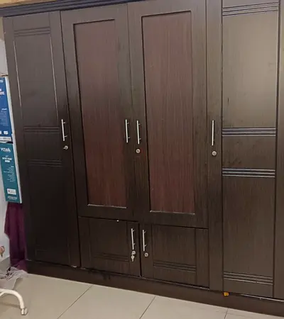 4 DOOR WOODEN CUPBOARD FOR IMMEDIATE SALE