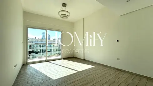 Huge Layout | Ready to Move | Fitted Kitchen