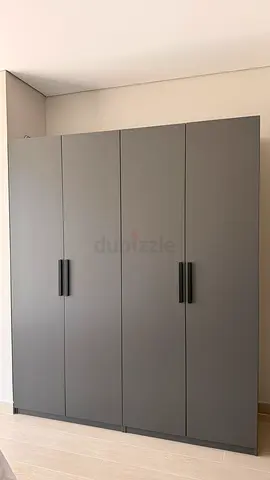 Closet Dark grey