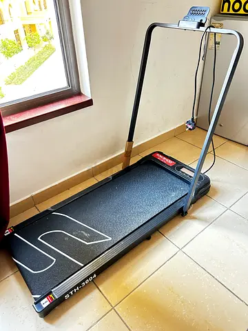 Compact foldable treadmill in good working condition