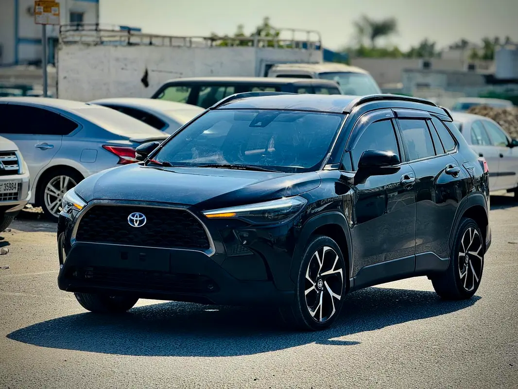 Toyota Corolla Cross 2021 — photo 1 of 20