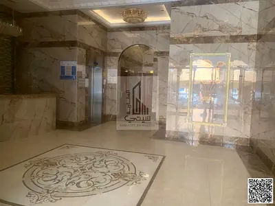 شقة مميزة للإيجار بموقع هادئ وحيوي،  تتكون من 3 غرف واسعة بتصميم عملي ومريح ، وصالة كبيرة مناسبة للعائلات والجلسات اليومية،
