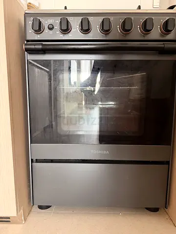 Toshiba freestanding gas oven - good working condition