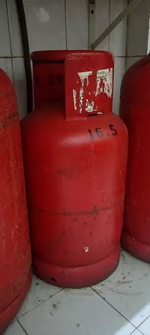 Used Red LPG Gas Cylinder - 16.5kg (Single)