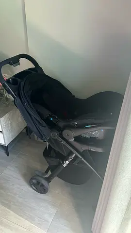 stroller and car seat