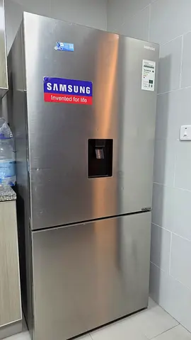 Samsung Stainless Steel Bottom-Freezer Refrigerator with Water Dispenser