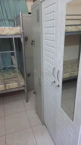 LADIES BED SPACE AVAILABLE IN KARAMA WITHOUT ANY COMMISSION