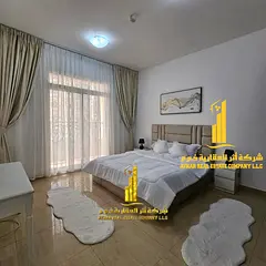 First occupancy, luxurious and elegant one-bedroom apartment, fully furnished with brand new, high-e