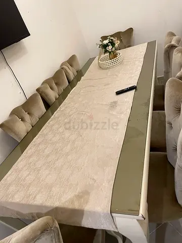 Dinning table for sale