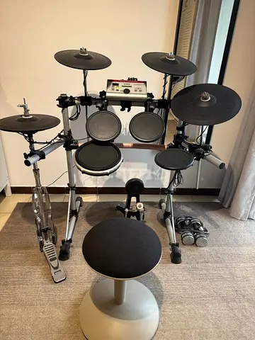 Yamaha DTX Press IV Electronic Drum Kit with Stool