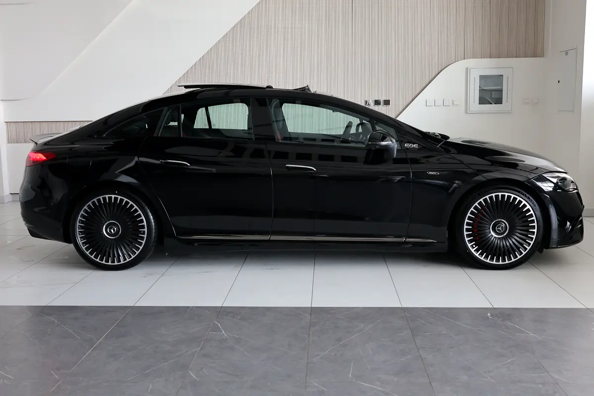 Mercedes-Benz EQE 2024