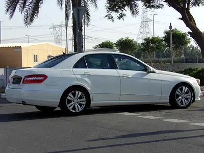 صورة مصغرة 4 لـ 2010 Mercedes-BENZ E-CLASS