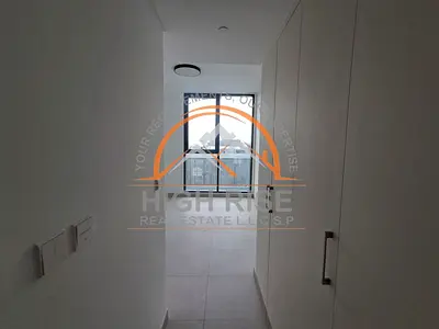 Huge Beautiful Stylish 1Bhk with close kitchen