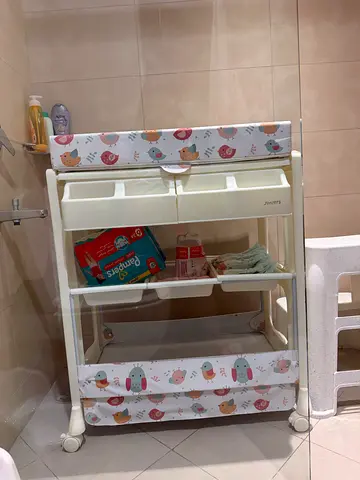 Baby changing table and bath