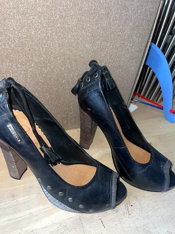 Y2k vintage heels
