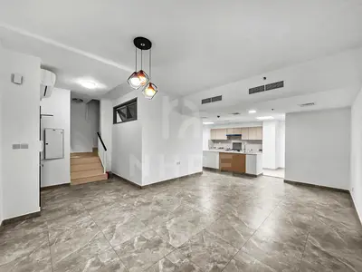 SPACIOUS-MAID ROOM | STORAGE | UPGRADED-READY ROI