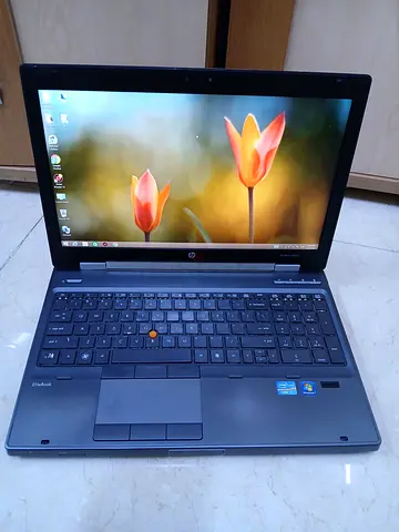 15.6 inch with 1gb graphic amd ..hp 8560w core i7 2nd generation ram 8gb hard disk perfect condition