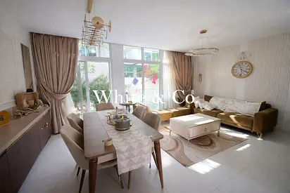 Corner | Extended | Fully Furnished 3 Bed