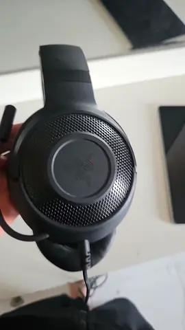 Gaming keyboard and Gaming razer headphones( negotiable)