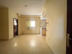 Spacious studio apartment available in Mujarah Park central ac end gas family building