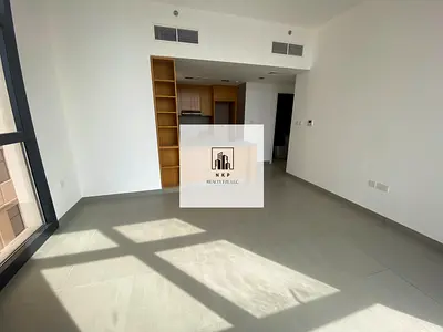 Specious luxury apartment for rent